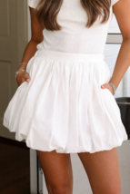 White Bubble Mini Skirt with Pockets - $277.27 MXN