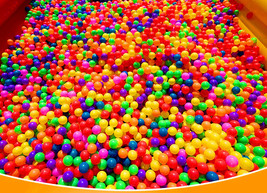 1000 Count Soft Plastic Colorful Pit Ball Multi-Colored Balls Dia. 5.5cm... - $95.00
