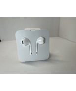 Genuine Apple Wired EarPods Lightning Connector Headphone Headset MMTN2AM/A - $18.88 CAD