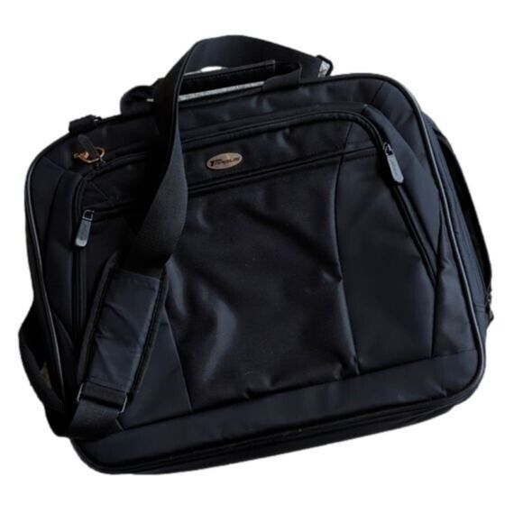 Targus Black Laptop Chromebook Double Case w Pockets and Shoulder Strap - $33.25