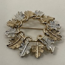 VINTAGE Sarah Coventry Oak Leaf Wreath Brooch in Silver and Gold - £5.70 GBP