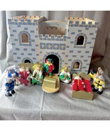 *read* Melissa &amp; Doug Fold and Go Wooden Castle Dollhouse + DOLLS grey K... - $2,094.19 MXN
