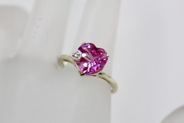 Fine 10K Yellow Gold Heart Shaped Lab Created Pink Topaz Ring w/ Accent Size 7 - £92.86 GBP