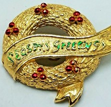Vintage Signed Gerry&#39;s Christmas Pin Brooch Goldtone Wreath Seasons Greetings  - £9.50 GBP