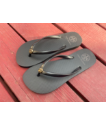 NWOB TORY BURCH MONOGRAM FLIP FLOPS (SIZE 7) rubber thong sandals Black-New - £36.78 GBP