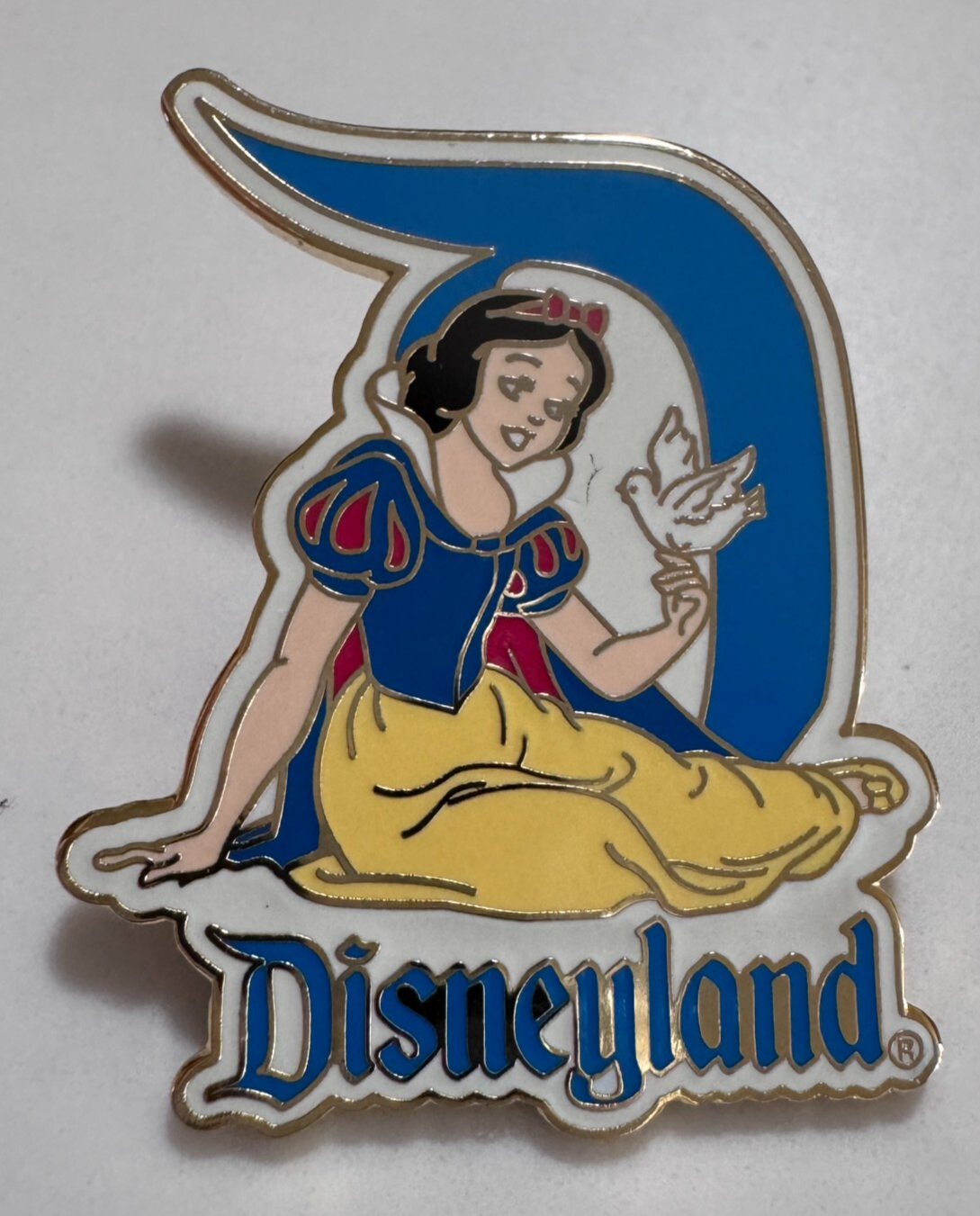 Disney Snow White D Princess DLR Pin 2002 LE 1000 Rare Surprise Release Pin - $24.74