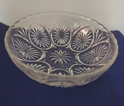 Vintage Mid-century Anchor Hocking Medallion Clear Pressed Glass Bowl 8&quot; - £9.33 GBP