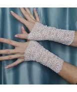 White ivory lace mittens Bridal white lace mittens wedding accessories - €22,40 EUR