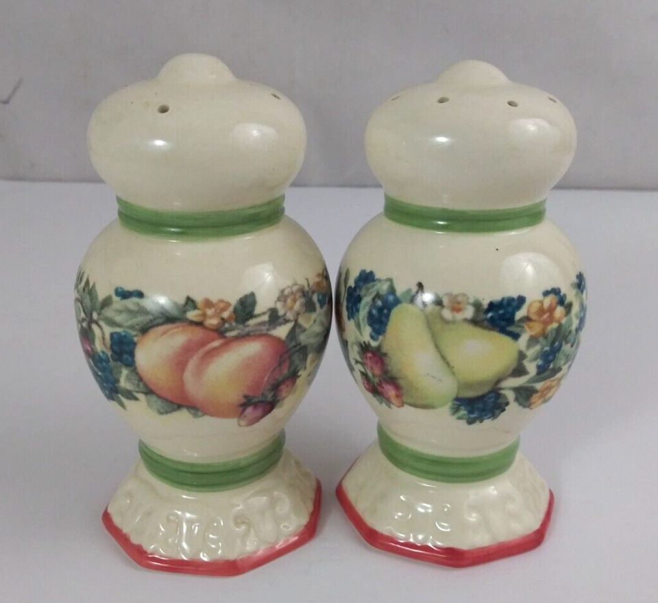 Avon Sweet Country Harvest 4.75&quot; Salt &amp; Pepper Shakers - $12.86