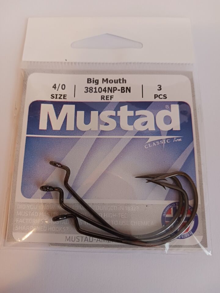 Mustad 4/0 Big Mouth Hooks, 38140NP-BN Black Nickel, 3 Pack, New - $3.00