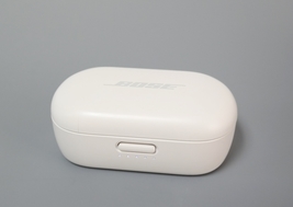 Bose QuietComfort 831262-0020 Wireless Earbuds with Charging Case READ image 5