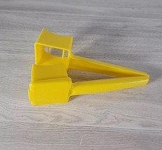 Tupperware Yellow Corn Cob Butter Hugger Or Garlic Press 1465 &quot;Free Ship... - $14.99
