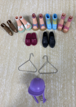 Barbie My Scene Lot - 7 Pairs of Shoes 2 Hangers and 1 Helmet - £35.79 GBP