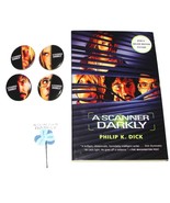 2006 A SCANNER DARKLY BOOK, 4 1.5&quot; Buttons, 1 Hair Pin NEW - $371.73 MXN