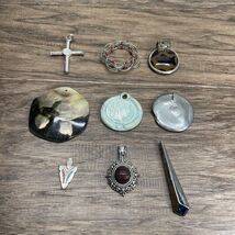 Vintage Lot of 9 Pendants Charms Estate Jewelry Find Arrow Animal Print KG - $6.93 CAD