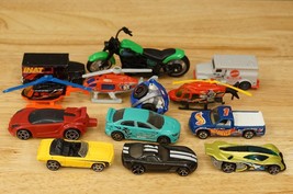 Mixed Vintage Bag Lot Toy Cars &amp; Trucks Hotwheels Matchbox Mattel Viper ... - $24.74
