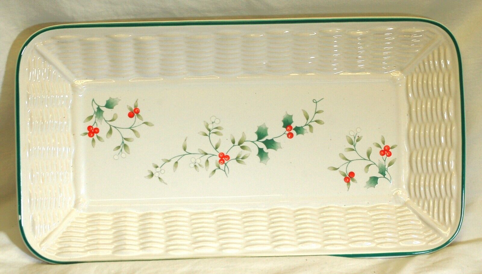 Winterberry Pfaltzgraff Stoneware Bread Basket Tray USA - $34.64