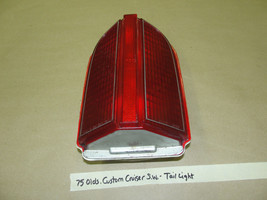 Factory Orig 75 Olds Custom Cruiser Station Wagon Tail Light Taillight Lamp Lens - £47.46 GBP