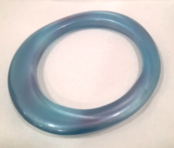 Vintage Blue / Purple Lucite Plastic Round Chunky Bangle Bracelet Large Funky - £10.58 GBP