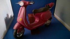 Dark My Scene Chelsea Vespa Scooter - $2.40