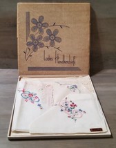 Vintage Unused Bernhard Wolf Ladies Hankies 3pc Original Box Embroidered Lace - £18.18 GBP