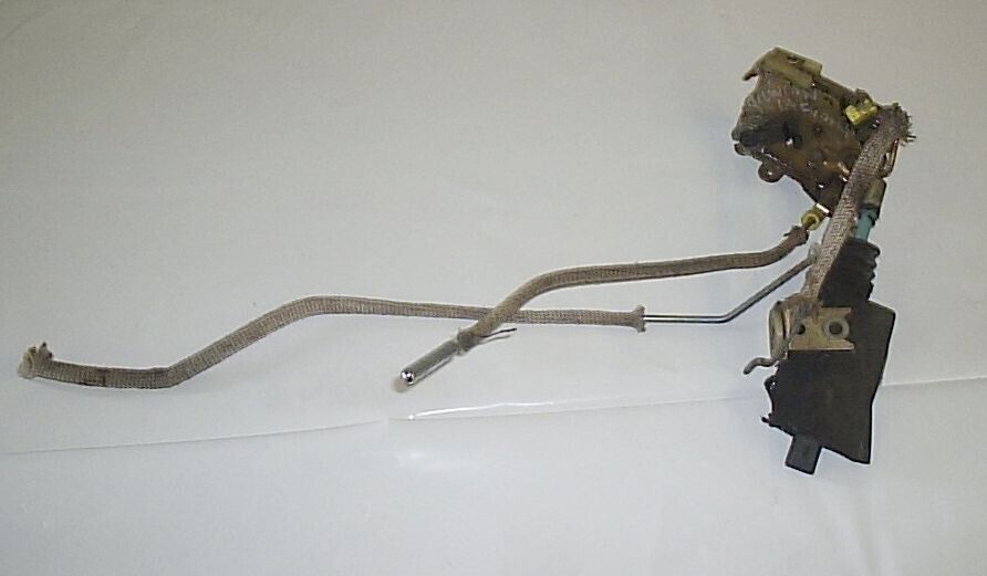 1991 Lincoln Continental 3.8L Left Front Power Door Lock &amp; Rod - $22.88