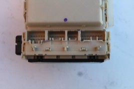 2006-2009 TOYOTA PRIUS INTERIOR UNDER DASH FUSE RELAY BOX M1045 image 12