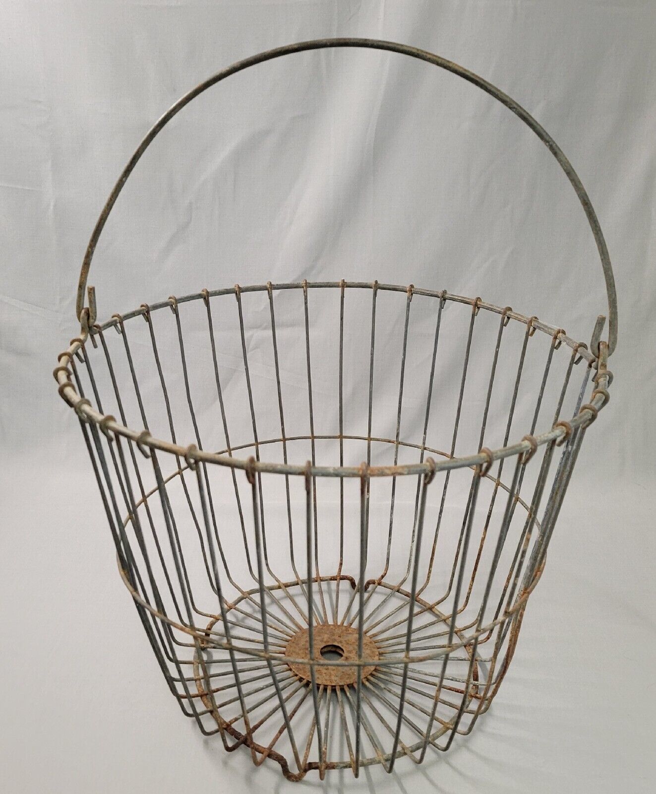 Primary image for Vintage Metal Wire Egg Gathering Basket Old Farm Decor Shabby Primitive