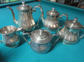 ANTIQUE REED &amp; BARTON #1987 TEAPOTS COFFEE POT SILVERPLATE  MONOGRAMED 5PCS - £197.84 GBP