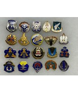 U.S. ARMY, ASSORTED GROUPING OF 20 CLUTCH BACK DUI&#39;s, AVIATION UNITS - $48.02 CAD