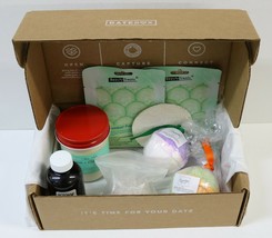 Date Night Box - Massage Oil, Candle, 2 Bath Bomb, Pumice Stone, 2 Facia... - £15.65 GBP