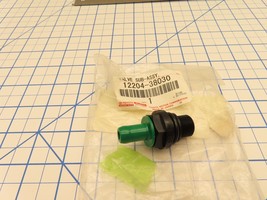 Toyota 12204-38030 PCV Valve - $321.84 MXN
