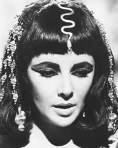 Elizabeth Taylor Cleopatra B&amp;W 8X10 Photo Striking! - £7.66 GBP