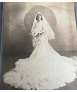 Antique VTG Photo Beautiful Bride Woman Wedding Day Dress Flowers 1940-5... - $275.44 MXN