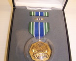 US ARMY MILITARY ACHIEVEMENT MEDAL RIBBON &amp; LAPEL PIN IN PRESENTATION CASE - £18.07 GBP