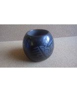 SANTA CLARA PUEBLO BLACK ON BLACK SEED POT MYRA SISNEROS  - £51.11 GBP