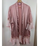 Victoria&#39;s Secret Pink Satin Robe M/L Lace Ruffles Medium Large *No Belt* - $578.60 MXN