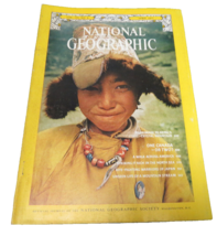 National Geographic Magazine April 1977 One Canada .or Two? and More - £9.73 GBP