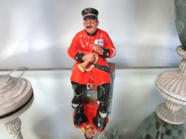 ROYAL DOULTON HN 2484 PAST GLORY RETIRED SOLDIER FIGURINE 1972 ENGLAND 8&quot; - $58.36