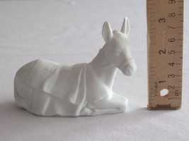 Avon Nativity The Donkey White Porcelain Figurine Animal Barn 1984 Bisqu... - £11.36 GBP