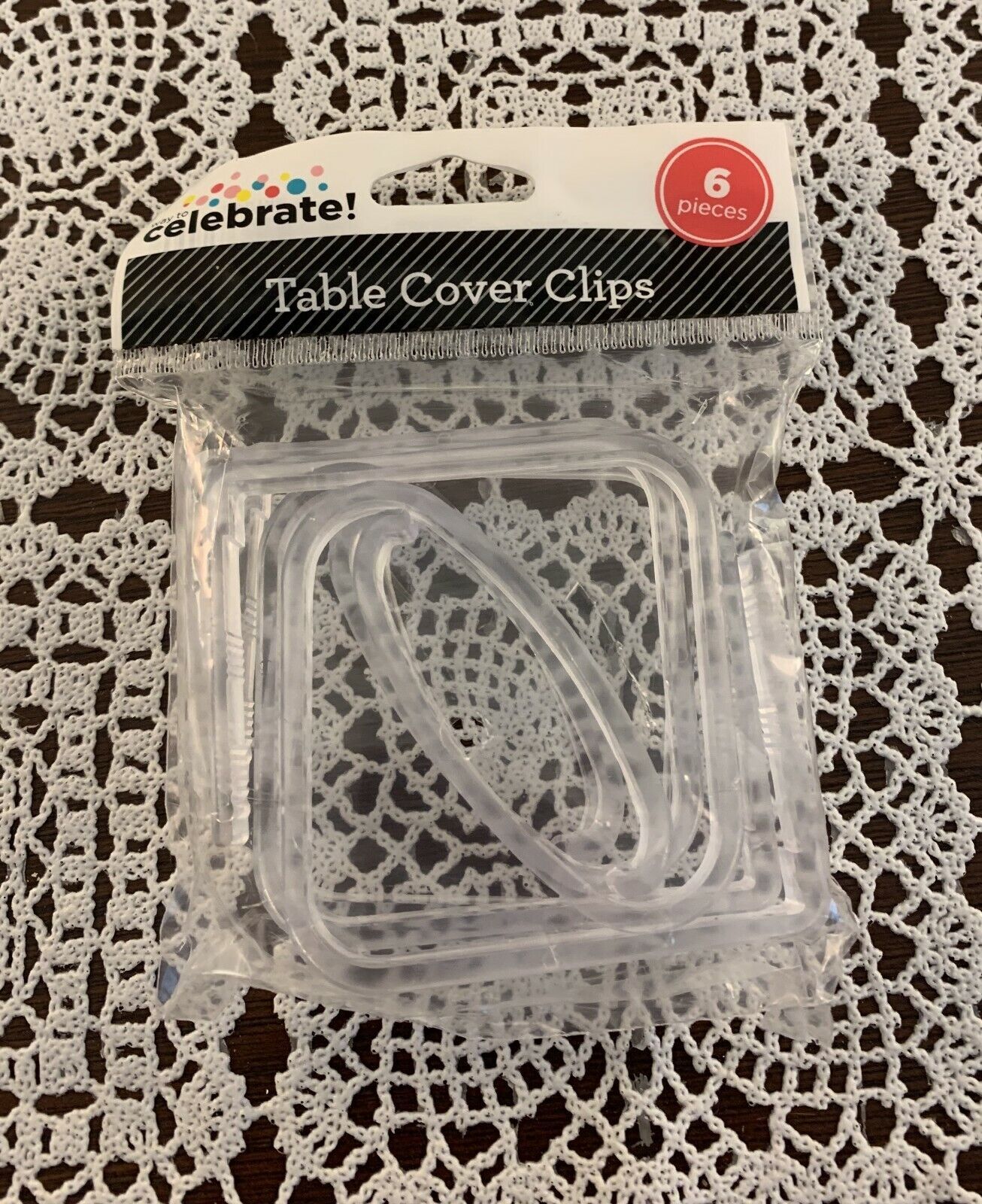 Primary image for Tablecloth Clear Plastic Clips 6 Count Picnics Parties Reunions Brand New