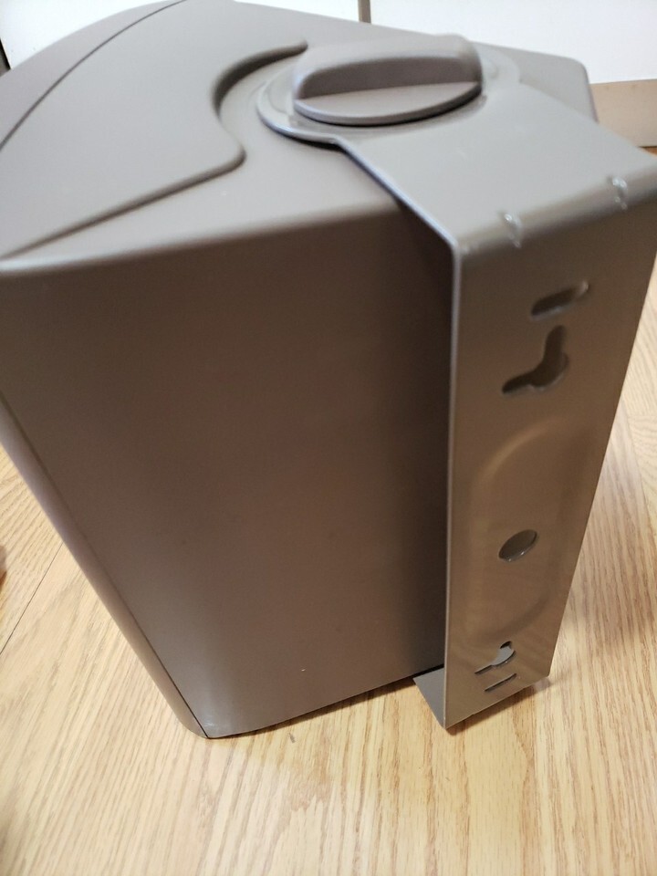 Insignia NS-E2111 Indoor / Outdoor Speakers Brown Item image 3