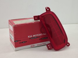 New OEM Rear Bumper Reflector Lamp 2014-2015 Kia Sorento Genuine RH 92406-2P700 - £30.99 GBP