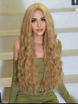 Blonde weavy wig, blonde curly wig, blonde wig with waves, blonde wig with bangs - £27.46 GBP