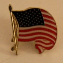 Waiving American Flag Vintage Metal Lapel Pin - £7.76 GBP