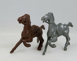 Hard Plastic Horse Lot of 2 Gray &amp; Brown Vintage Mid-Century Toys - €13,37 EUR