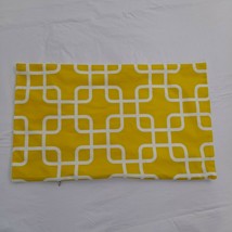 Pillow Cover Yellow White Chain Links Squares Geometric Rectangle 19.5x11.75 - £10.98 GBP