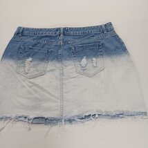Forever 21 Women's Blue/White Distressed Denim Frayed Mini Skirt Size 14 (36×17) image 15