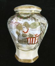 Antique Satsuma Porcelain Salt / Pepper Shaker Geisha Oriental Gold Beaded vtg - £8.69 GBP