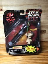 Star Wars Qui Gon Jinn Light Saber Handle Triggers Battle Swing Action Hasbro - $7.44